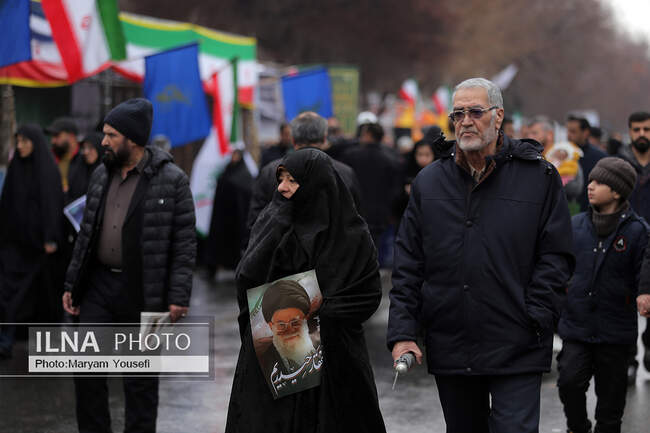 حضور مردم تبریز در راهپیمایی ۲۲ بهمن