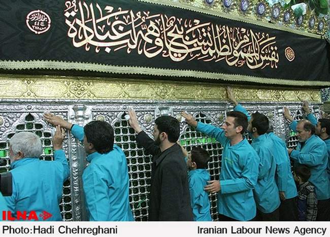 غبار روبی حرم مطهر حضرت فاطمه معصومه(س)