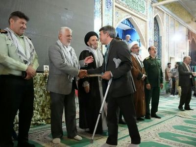 تقدیر از یادگاران دفاع مقدس وظیفه ی همگانی است
