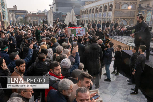 خاکسپاری پیکر شهید علی شمخانی در امامزاده صالح (ع)
