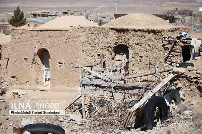 توزیع بسته های معیشتی توسط خادمیاران گلستان شهدا اصفهان