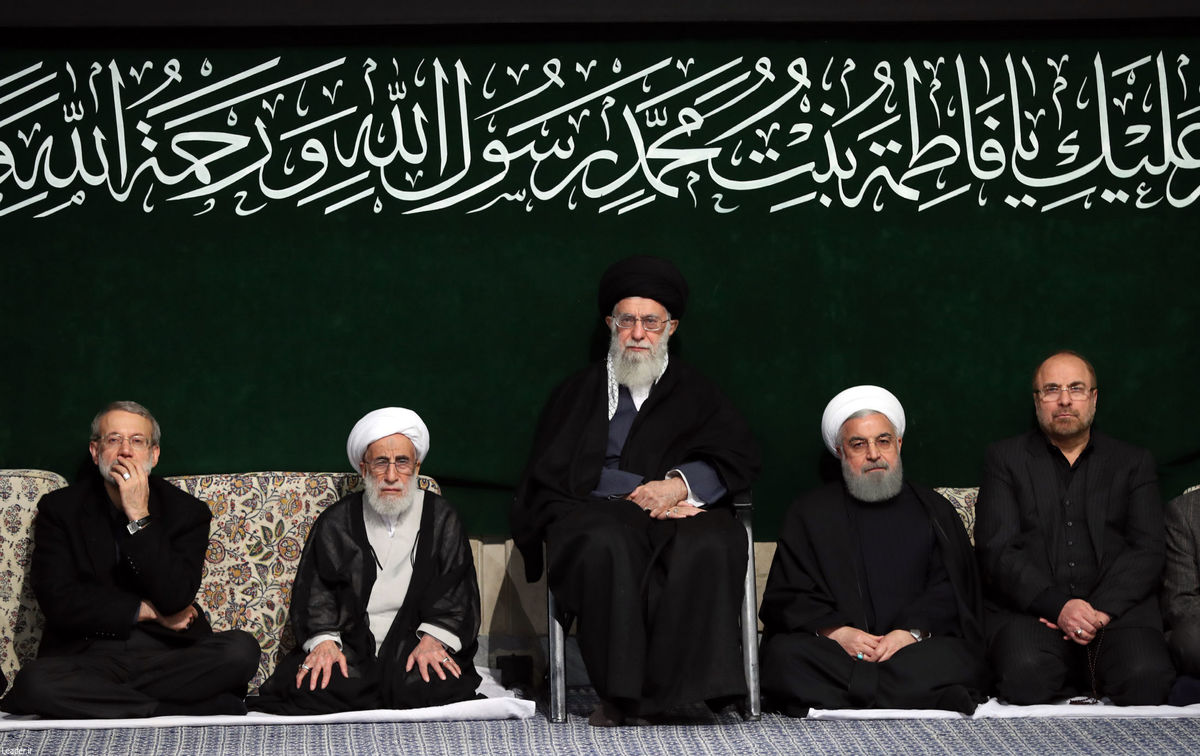حضور روحانی و قالیباف در مراسم عزاداری حضرت فاطمه‌ در حسینیه امام خمینی (ره)