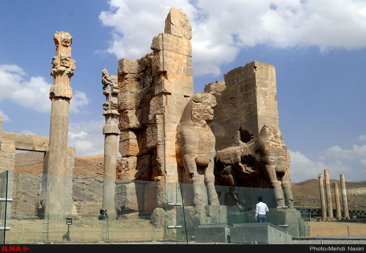 خطر موزه‌ای شدن تخت‌ جمشید، نقش رستم و پاسارگاد وجود دارد/کشاورزی، کار دستِ میراثِ هخامنشیان داد