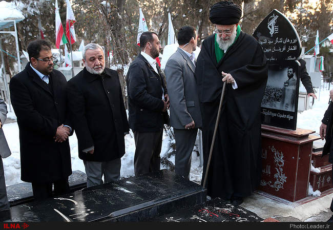 گزارش تصویری حضور رهبر انقلاب در مرقد مطهر امام راحل و گلزار شهدا