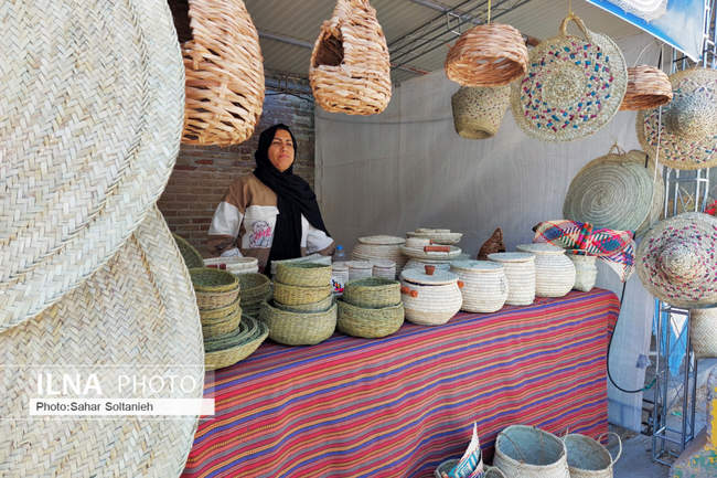 آثار هنرمندان قزوینی در نمایشگاه صنایع دستی