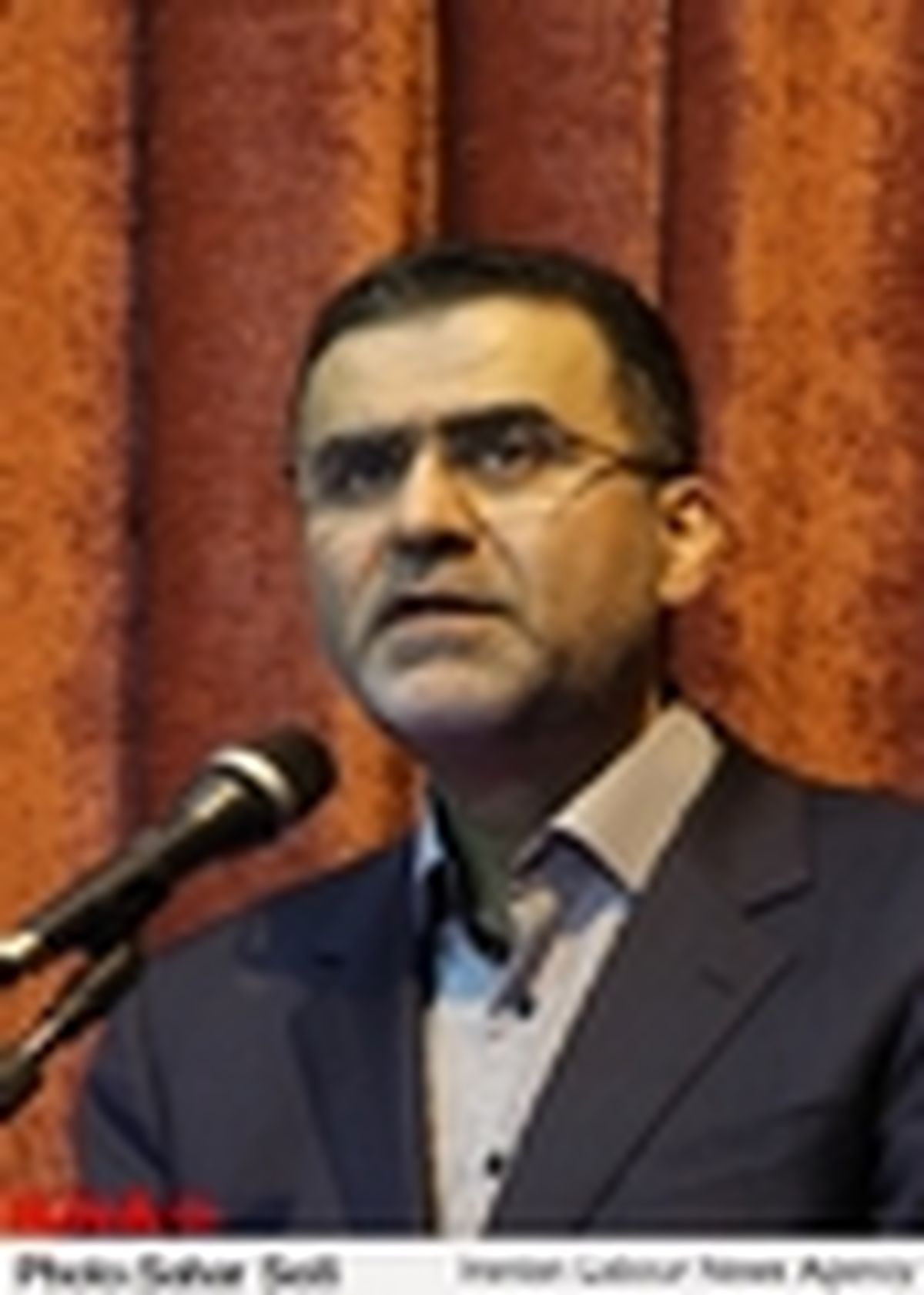 طلاب با سینماگران ارتباط داشته‌ باشند سینمای واقعی‌تری خواهیم داشت