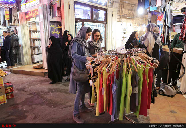 تب و تاب آخرین خرید های نوروزی قبل از سال تحویل‎-اصفهان