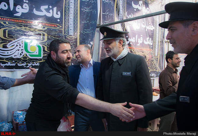 اهداء پرچم حرم امام رضا (ع) به موکب های مستقر در مهران