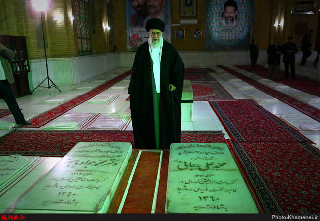 حضور رهبر انقلاب در مرقد مطهر امام راحل و گلزار شهدای بهشت زهرا