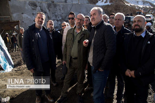 بازدید رئیس بنیاد مستضعفان از فاز ۳ آزادراه تهران شمال