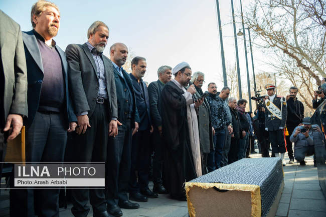 مراسم تشییع پیکر عنایت بخشی