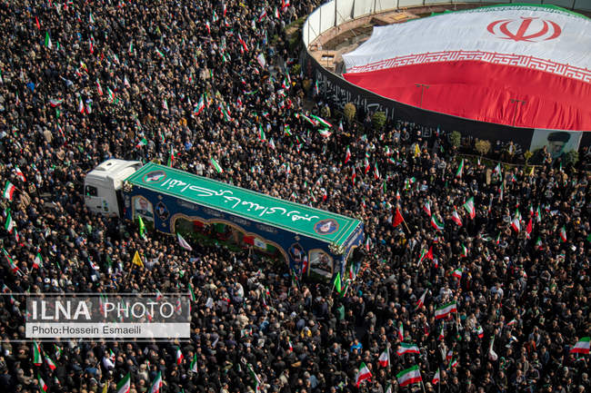 مراسم تشییع پیکر مطهر شهدای ناوشکن دنا / 2