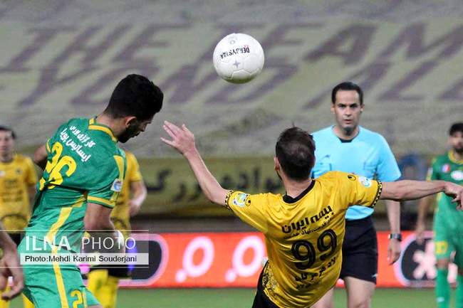 برد سپاهان برابر صنعت نفت آبادان