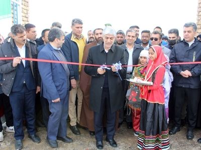 بزرگترین چمن مصنوعی روستا‌های خراسان رضوی در جیم آباد افتتاح شد
