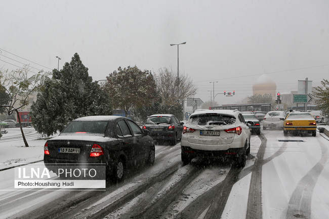 بارش برف پاییزی در تهران/1