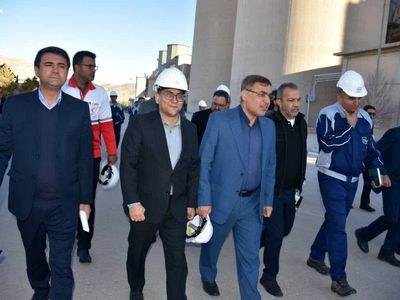  لزوم توجه به توسعه صادرات و جلوگیری از خام‌فروشی
