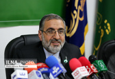 دادگاه متعرض نوع پوشش متهم و رنگ آن نمی‌شود