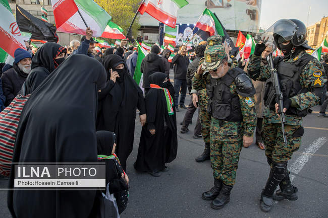 آیین وداع با پیکر شهدای ناوشکن «دنا» 