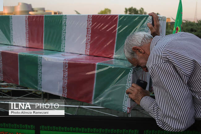 مراسم وداع با پیکر ١٥٠ شهید ٨ سال جنگ تحمیلی