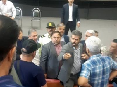 تداومِ حضور بازنشستگان فولاد در وزارت کار/ درگیری با معاون وزیر کار 