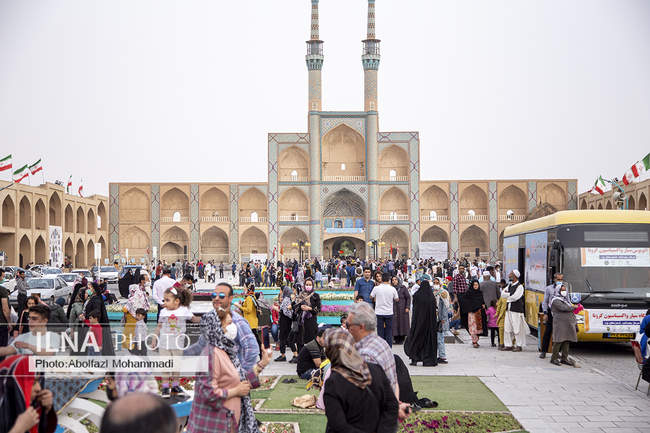 گردشگران نوروزی در مجموعه تاریخی امیرچقماق