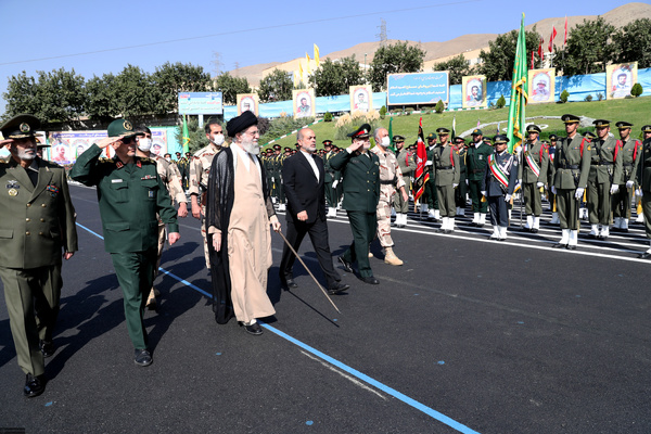 مراسم مشترک دانش‌آموختگی دانشجویان دانشگاه‌های افسری نیروهای مسلح با حضور فرمانده کل قوا