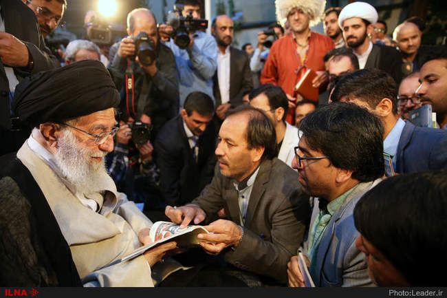 دیدار جمعی از شاعران و استادان زبان و ادب پارسی با رهبر معظم انقلاب ا�