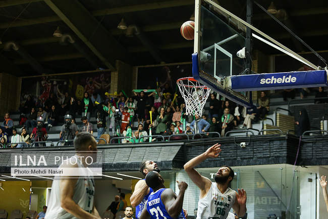 دیدار تیم های بسکتبال طبیعت اسلامشهر و پالایش نفت آبادان