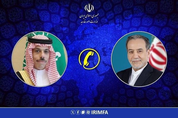 وزيرا خارجية إيران والسعودية يؤکدان على التعاون الإقليمي لمنع التصعيد في المنطقة