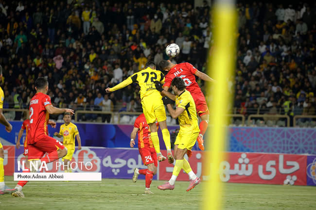 دیدار تیم فجرشهیدسپاسی شیراز و فولاد خوزستان