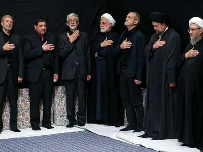 تحلیل فعال رسانه ای اصولگرا از چرایی عدم حضور رهبر انقلاب در مراسم محرم