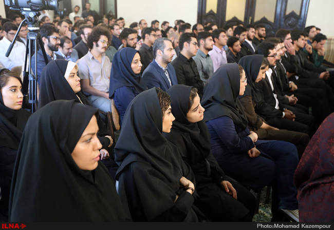 دیدار اعضای تشکل‌های دانشجویی دانشگاه آزاد اسلامی با آیت‌الله هاشم