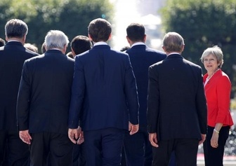 EU leaders prepare hardball Brexit summit choice for May