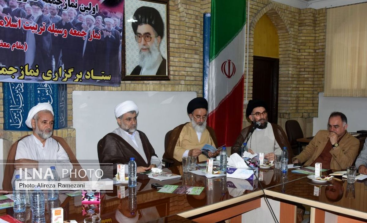 تریبون‌های نماز جمعه نقش کلیدی در آموزش همگانی جامعه دارند