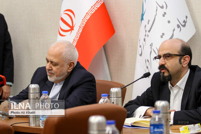 مراسم رونمایی از سیاست‌نامهٔ «راهبرد وفاق»