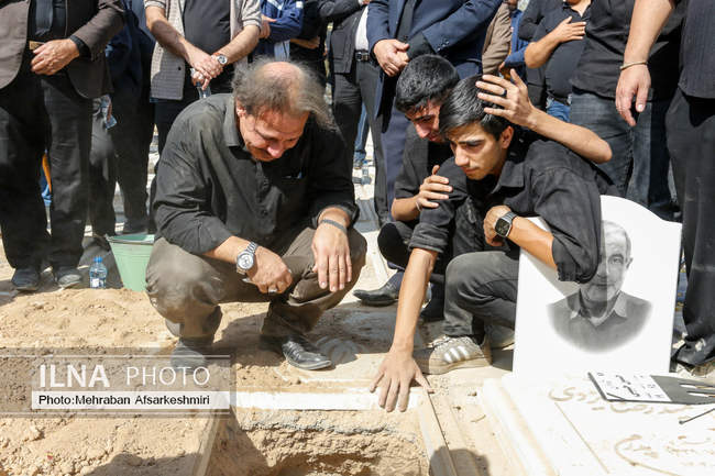 تشییع پیکر حسین حبیبی فعال پیشکسوت کارگری 