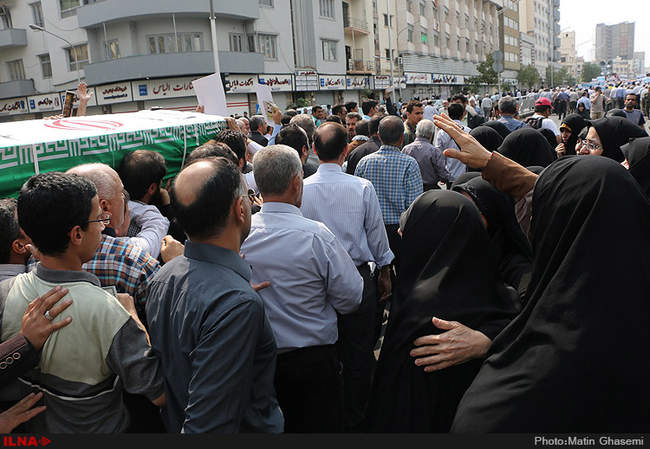 مراسم تشییع پیکر احمد حاتمی دانشمند جان باخته در حادثه مکه
