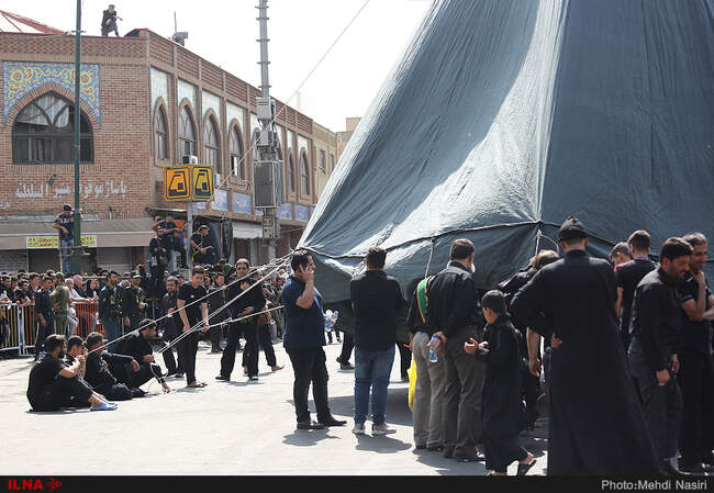 مراسم خیمه سوزان روز عاشورا در بازار تهران