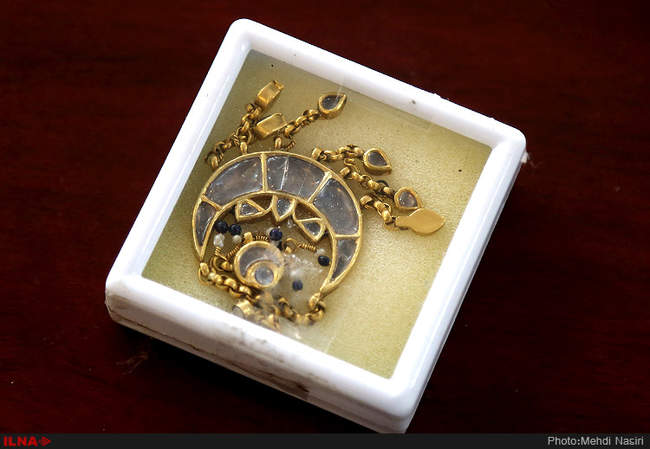 اشیاء تاریخی ارزشمند کشف شده از قاچاقچیان در تهران