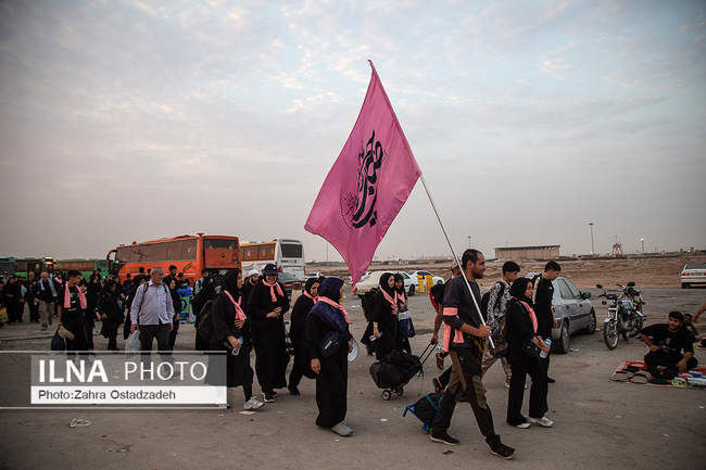 عبور زائران اربعین حسینی از مرز شلمچه
