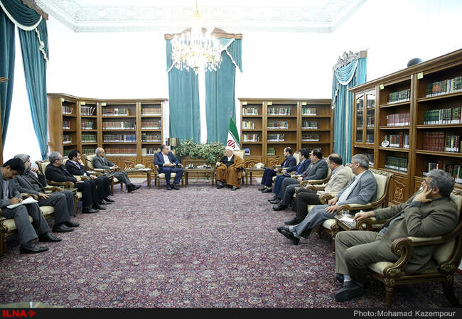 دیدار روسا و منتخبین علمی مؤسسه تحقیقات واکسن و سرم‌سازی رازی با
آیت الله هاشمی رفسنجانی