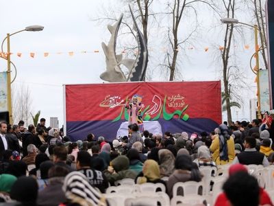 استقبال گردشگران نوروزی از جشنواره بهار در بهار منطقه آزاد انزلی