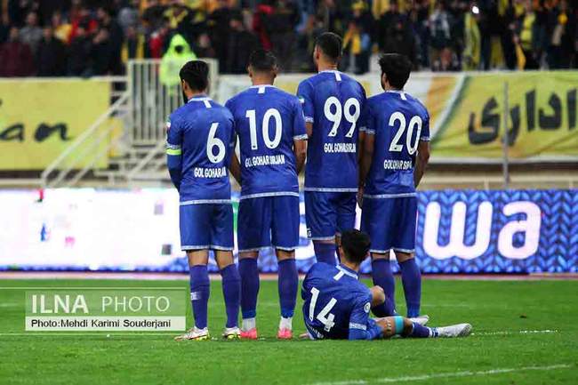 برد تیم فوتبال سپاهان اصفهان  مقابل گل گهر سیرجان 