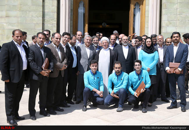 دیدار استادان و دانشجویان نخبه علم رباتیک دانشگاه آزاد اسلامی با آیت
