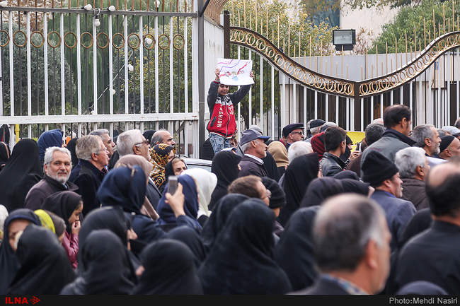 تجمع کارگران به مناسبت سالروز تصویب قانون کار مقابل سازمان برنامه و 