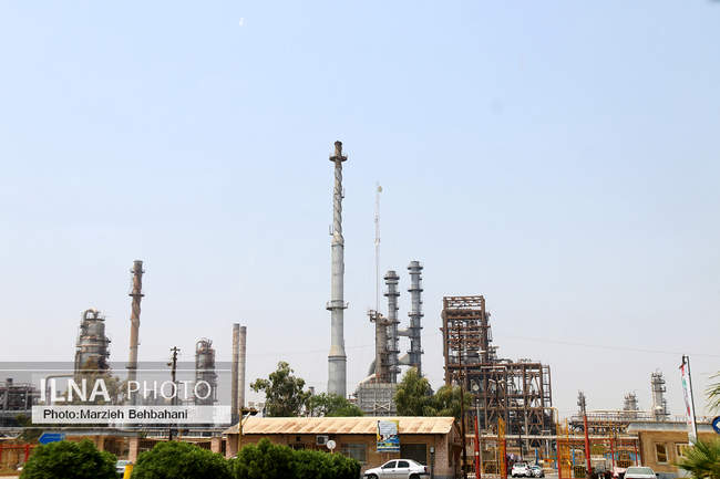 آبادان؛ شهری که هنوز بوی نفت، صدای لنج و خاطره‌ی مقاومت می‌دهد