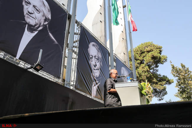 مراسم تشییع پیکر عزت الله انتظامی/1