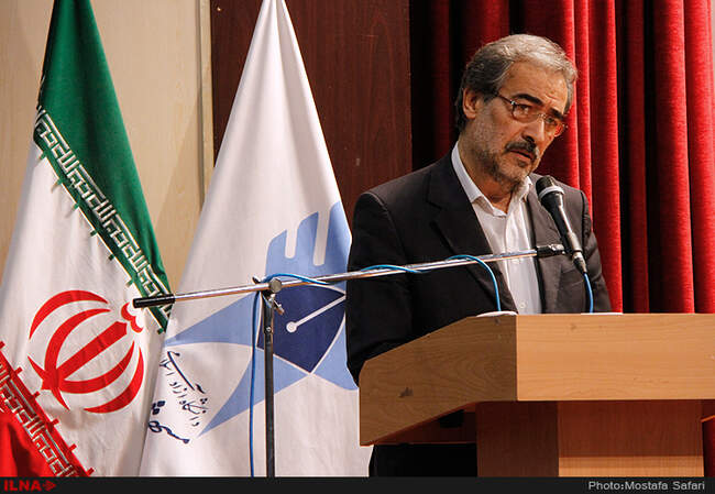 بازدید آیت الله هاشمی رفسنجانی از چند طرح در دانشگاه آزاد اسلامی واحد مشهد 