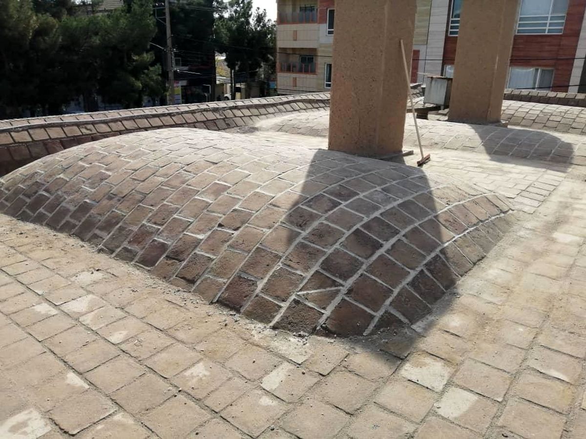 مرمت اضطراری بام خانه تاریخی دانش کاشمر