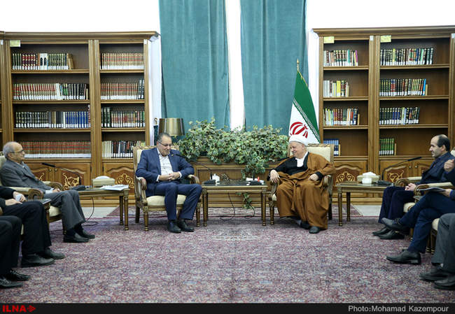 دیدار روسا و منتخبین علمی مؤسسه تحقیقات واکسن و سرم‌سازی رازی با
آی